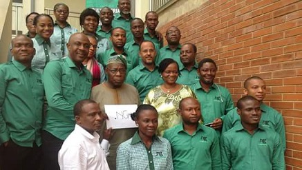 Chief Olusegun Obasanjo, elder statesman and former President of the Federal Republic of Nigeria, (newly unveiled .ng ambassador) flanked by Rev’ Sunday Folayan (l) and other members of NiRA during the body’s recent retreat in Lagos